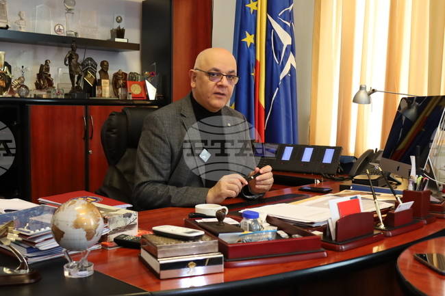 Забрана на социалните мрежи за деца под 15-годишна възраст в Румъния поиска началникът на Департамента за извънредни ситуации Раед Арафат