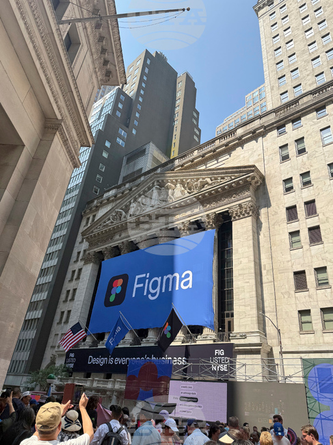 Акциите на "Фигма" скочиха над три пъти при борсовия ѝ дебют, като състоянието на главния изпълнителен директор надхвърли 6 млрд. долара