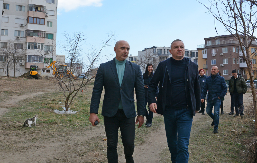 Община Варна: Започна ремонт на северната част в „Кайсиева градина“