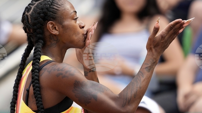 Ша'Кари Ричардсън се извини на приятеля си Крисчън Колман за побоя, който му нанесе на летището в Сиатъл