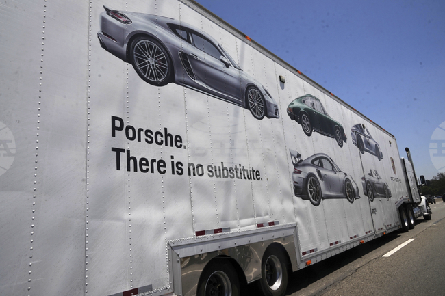 Главният изпълнителен директор на "Порше" иска производителят на луксозни автомобили отново да е част от германския борсов индекс DAX