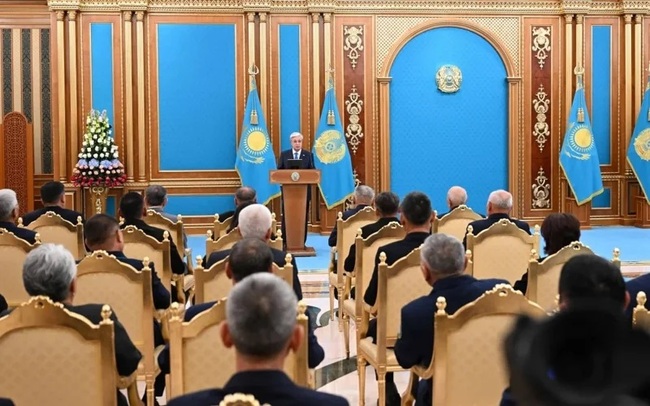 Казинформ: Президентът на Казахстан заяви, че основен приоритет пред транспортната политика е стимулирането на въздушния транспорт