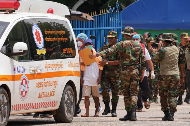 АКП: Камбоджа потвърди, че двама от 20 камбоджански военнопленници в Тайланд, са били върнати