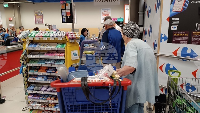 Румънското правителство премахва тавана на цените на основните хранителни продукти от 1 октомври