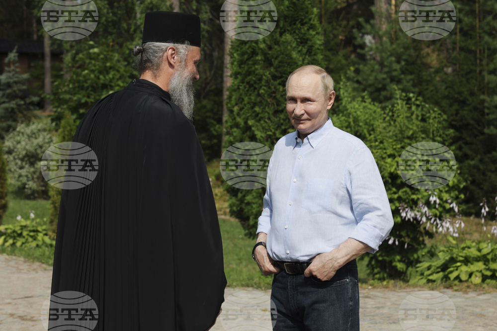 Първата партида от серийното производство на ракети "Орешник" вече е на въоръжение в руската армия, обяви президентът Путин