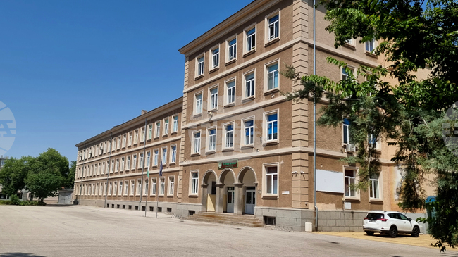 Общо 126 зрелостници от област Хасково са се явили на поправителни държавни зрелостни изпити по предмет по избор и професионална подготовка