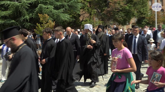 Тръгна литийното шествие към ротондата „Св. Георги“ в София