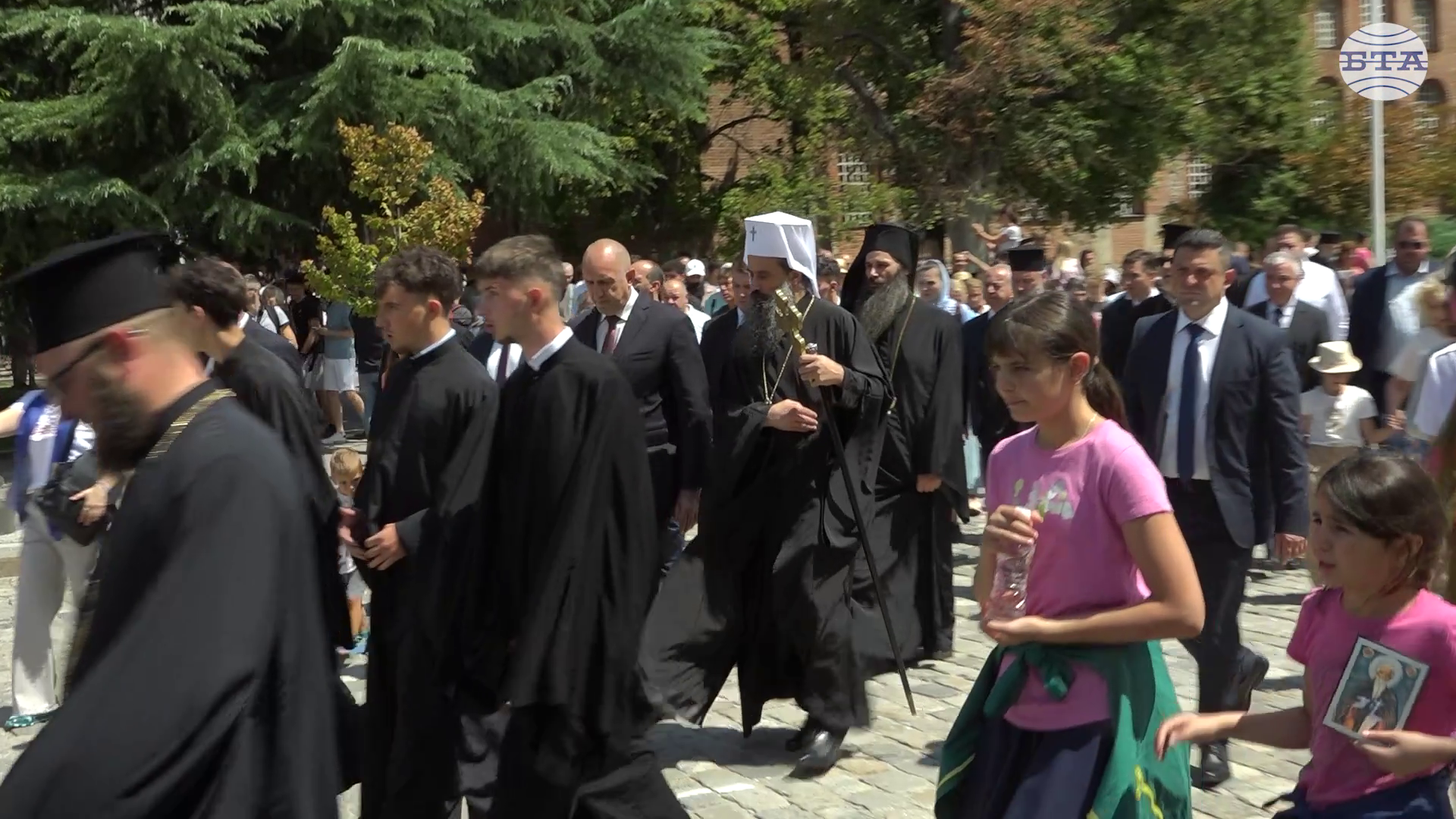 Тръгна литийното шествие към ротондата „Св. Георги“ в София