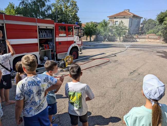 Общо 45 деца от Чирпан се включиха в програмата „Лятна работа 2025“ 