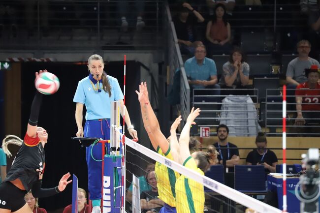Плевенчанката Ваня Първанова е единственият европейски волейболен рефер, свирил като първи съдия един от четирите финални мача на Лятната универсиада