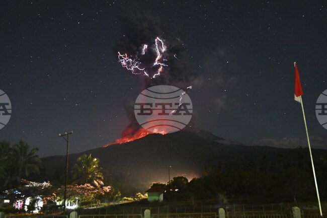 Вулканът Левотоби Лаки-Лаки в Индонезия изригна отново