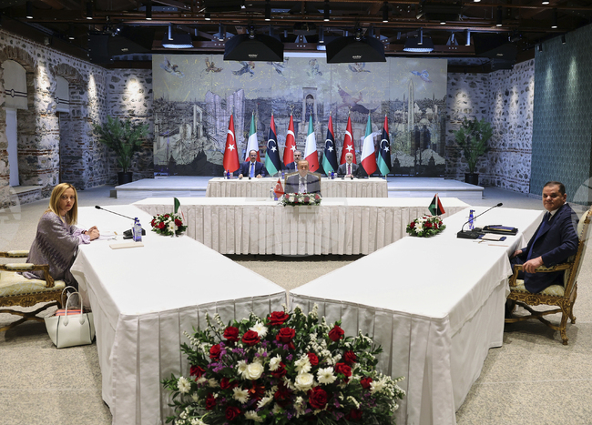 Добра и лоша миграционна новина за Мелони в един и същи ден