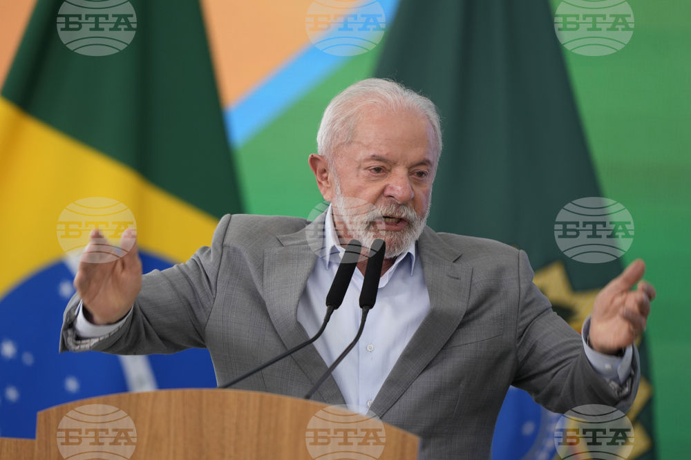 Президентът на Бразилия каза, че е готов проектозакон за правилата в социалните мрежи в страната