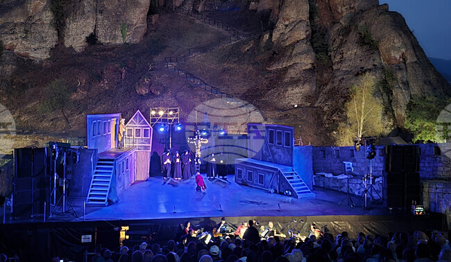 Спектакълът „Музика и светлина“ в Белоградчик отпада, заменя го концерт на група „Диана Експрес“ на 6 септември