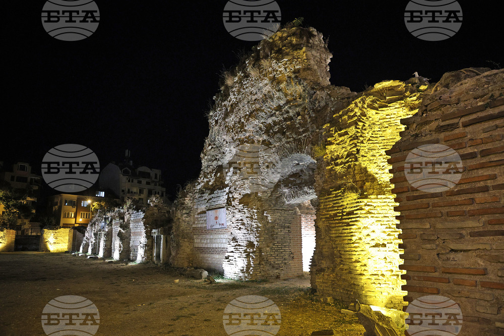 Спектакъл от проекта „Танцуващи истории“ гостува в Римските терми във Варна