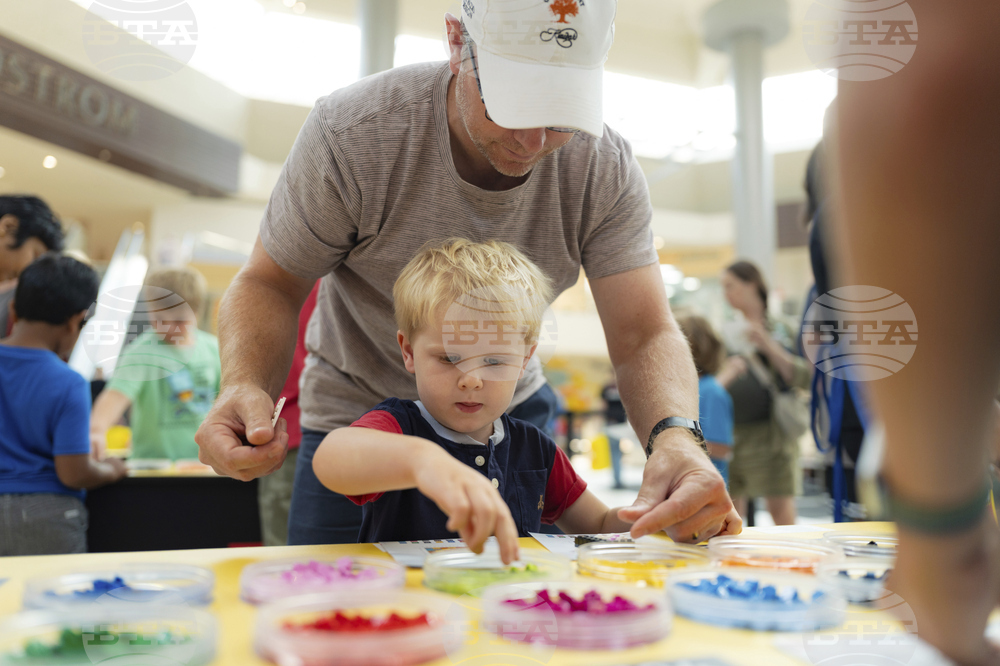LEGO® Store Opening: Minnetonka, MN