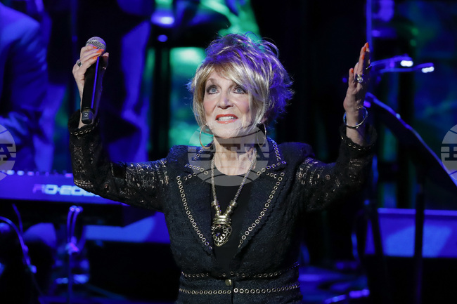 Кънтри певицата Джийни Сийли почина на 85 години