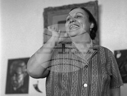 София (18 март 1976) Портрет на н.а. Ружа Делчева от Народния театър "Иван Вазов". Пресфото-БТА, снимки: Тодор Стойков/архив