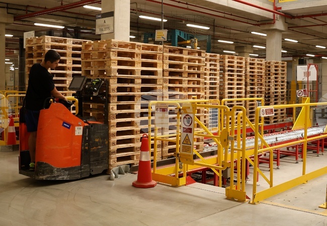 Пазарът на производствени и складови площи в София отчита слаба строителна активност през второто тримесечие на годината, сочи проучване