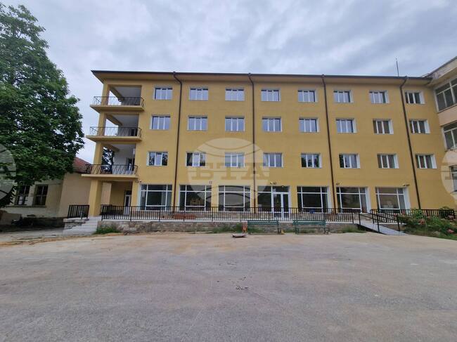 В реновирано общежитие с асансьор и фитнес ще посрещнат новата учебна година учениците в Априлци