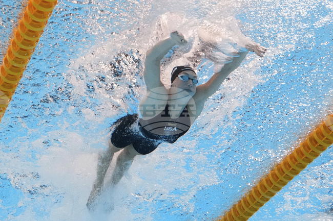 Американката Гретчен Уолш постави нов световен рекорд на 50 метра бътерфлай в малък басейн