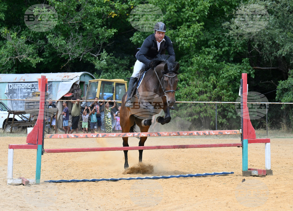 Конни състезания по прескачане на препятствия направиха във Вършец за празника на града