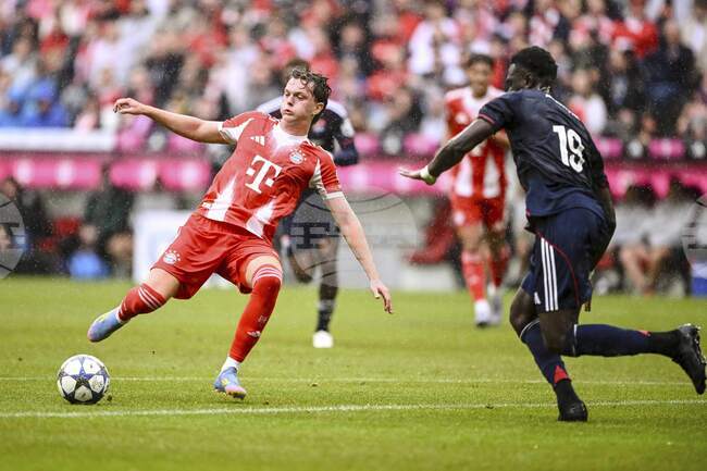 ПСВ Айндховен води преговори за талант от Байерн