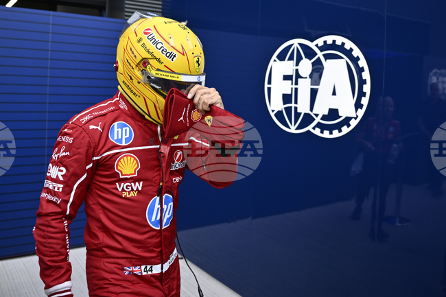 Люис Хамилтън след 12-ото си място в квалификацията за Гран при на Унгария: "Безполезен съм"