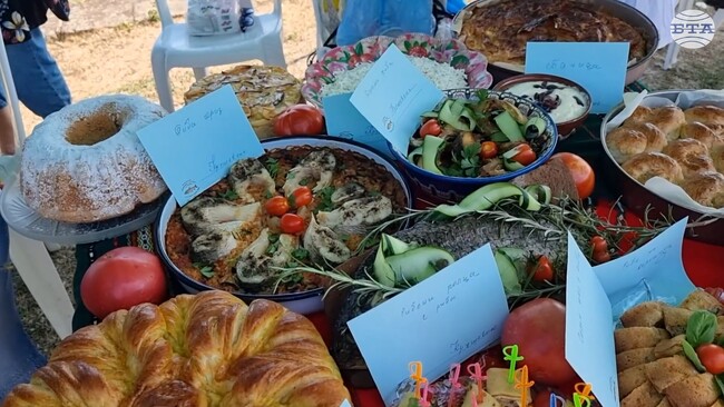 Традиционният Фестивал на рибата и рибаря се проведе днес в оряховското село Остров