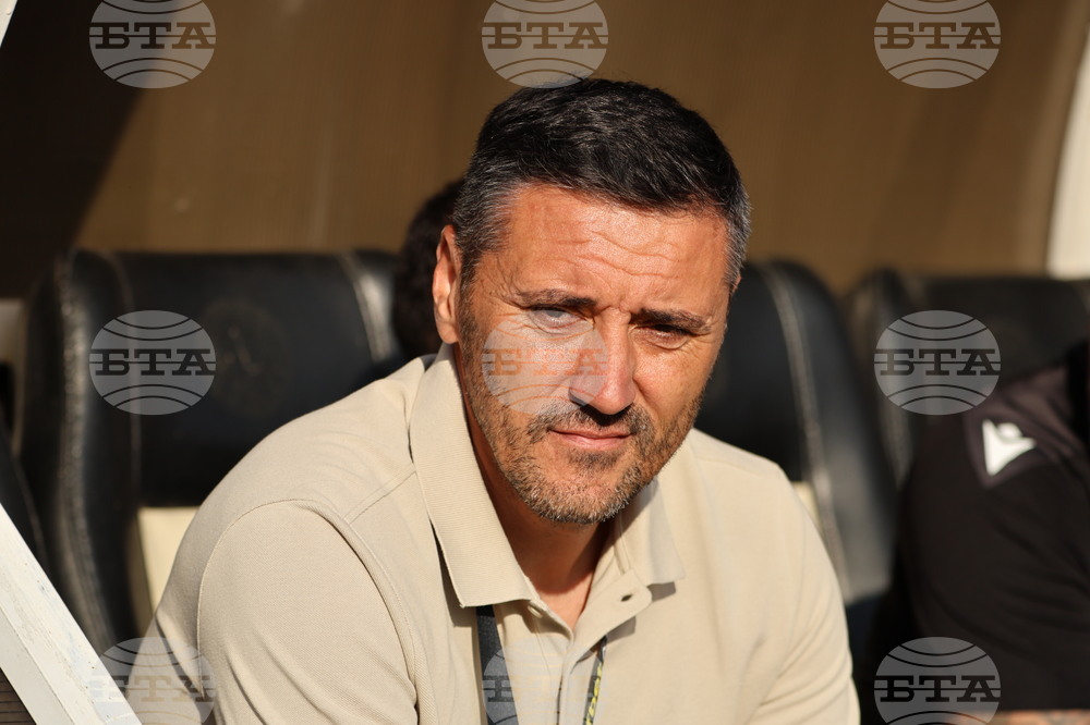 "Правим нов отбор и ни трябва време", заяви наставникът на ЦСКА Душан Керкез след загубата от Локомотив Пловдив