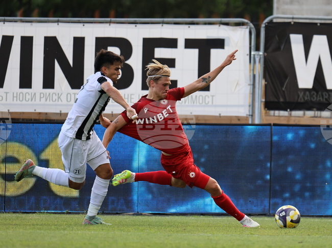 С гол на Жулиан Лами в края Локомотив Пловдив победи ЦСКА и остави "червените" без успех от началото на сезона