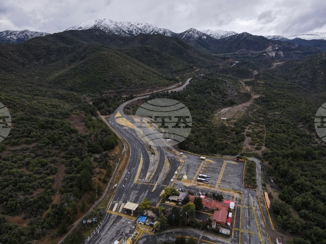 Четирима от петимата затрупани работници в медна мина в Чили са открити мъртви