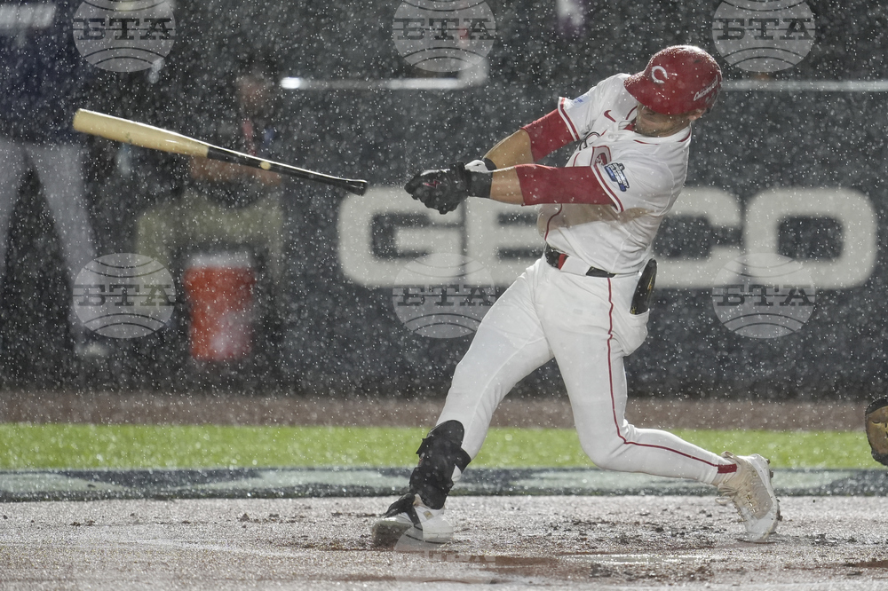 APTOPIX Reds Braves Baseball