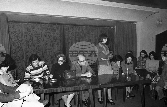 Проф. Вера Ганчева - литературен изследовател, критик, есеист, преводач и издател