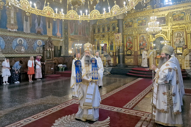 Българският патриарх и Софийски митрополит Даниил отслужи патриаршеска света литургия в митрополитския катедрален храм „Св. вмчца Неделя“