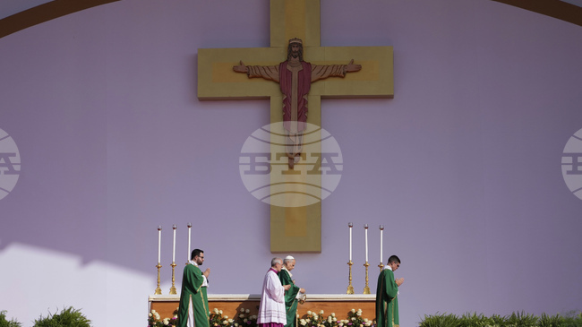 Дигиталните мисионери и католическите инфлуенсъри в помощ на Ватикана да разпространява божието слово