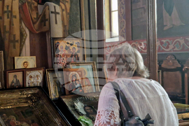 Разград - храм „Свети Николай Мирликийски Чудотворец” - неделно богослужение