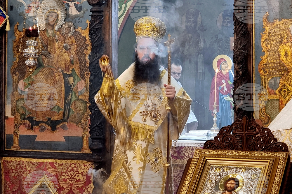Сливен - митрополит - литургия