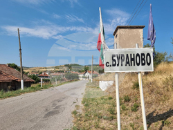 Село Бураново - протест - свещеник