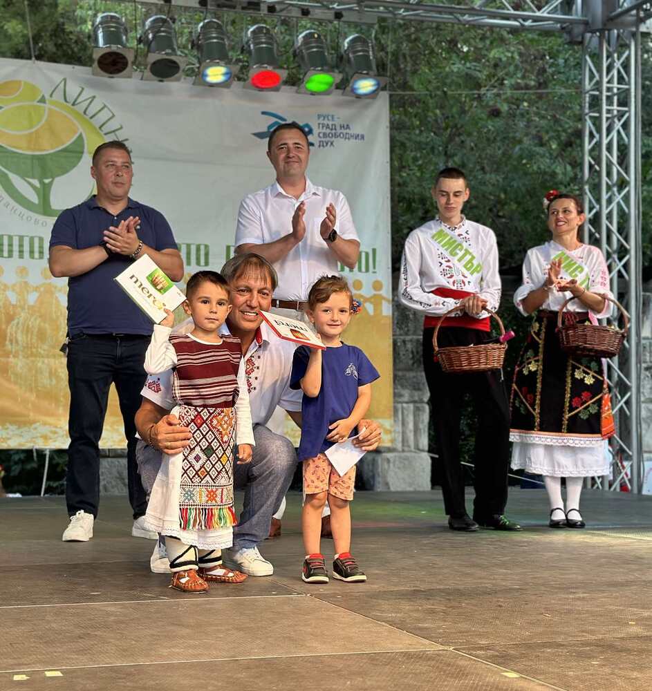Клуб за автентични песни и танци Калипетрово са големите победители в Националния фолклорен фестивал в Николово