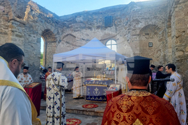 Село Запалня - митрополит Киприан - Потопената църква - литургия