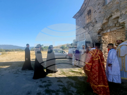 Село Запалня - митрополит Киприан - Потопената църква - литургия