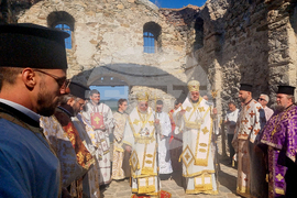Село Запалня - митрополит Киприан - Потопената църква - литургия