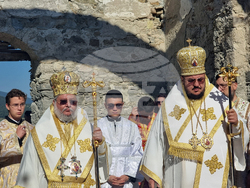 Село Запалня - митрополит Киприан - Потопената църква - литургия