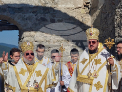 Село Запалня - митрополит Киприан - Потопената църква - литургия