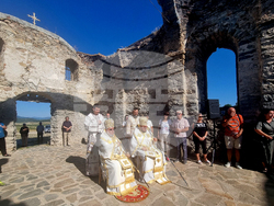 Село Запалня - митрополит Киприан - Потопената църква - литургия
