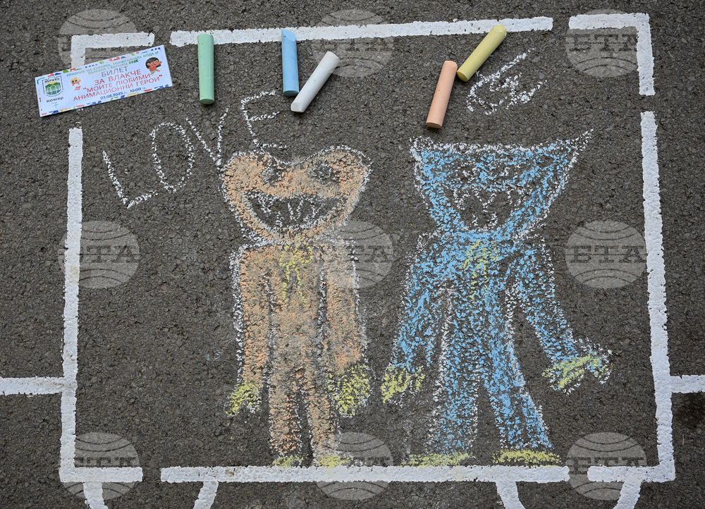 Вписаните в регистъра за осиновяване деца са 855, Съвет определя по трима подходящи осиновители