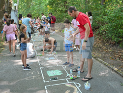 Вършец - деца - рисунка на асфалт