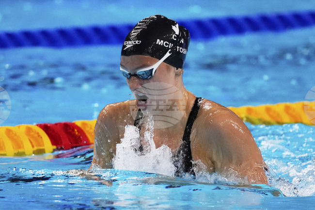 Маршан и Макинтош без конкуренция на 400 метра съчетано, смесената щафета на САЩ постави световен рекорд в последния ден на Световното първенство