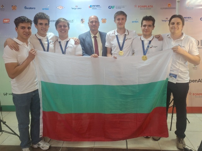 Посланикът на България в Аржентина Стоян Михайлов подкрепи участието на българския национален отбор по информатика в Международната олимпиада в Боливия